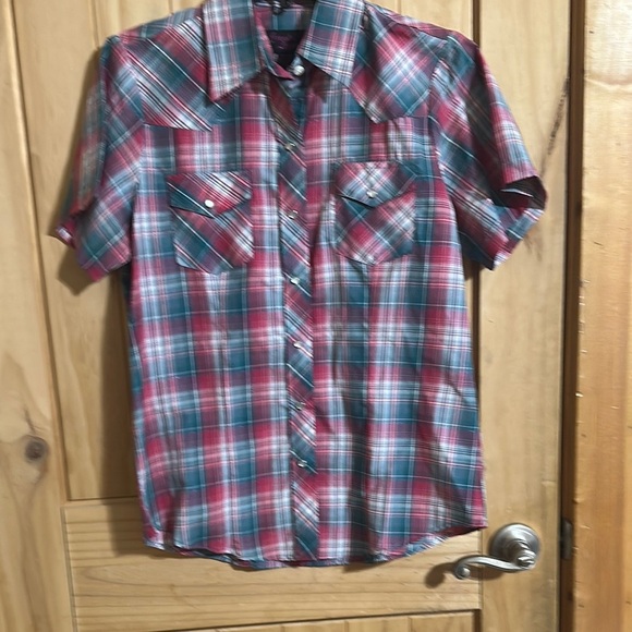 Cowgirl Legend Plaid Short Sleeve Women’s Button Down Shirt - Picture 1 of 5